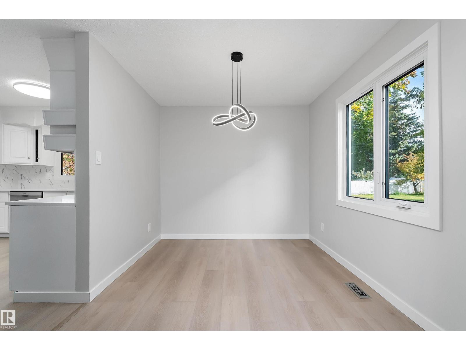 10928 34a Av Nw Property Photo 11