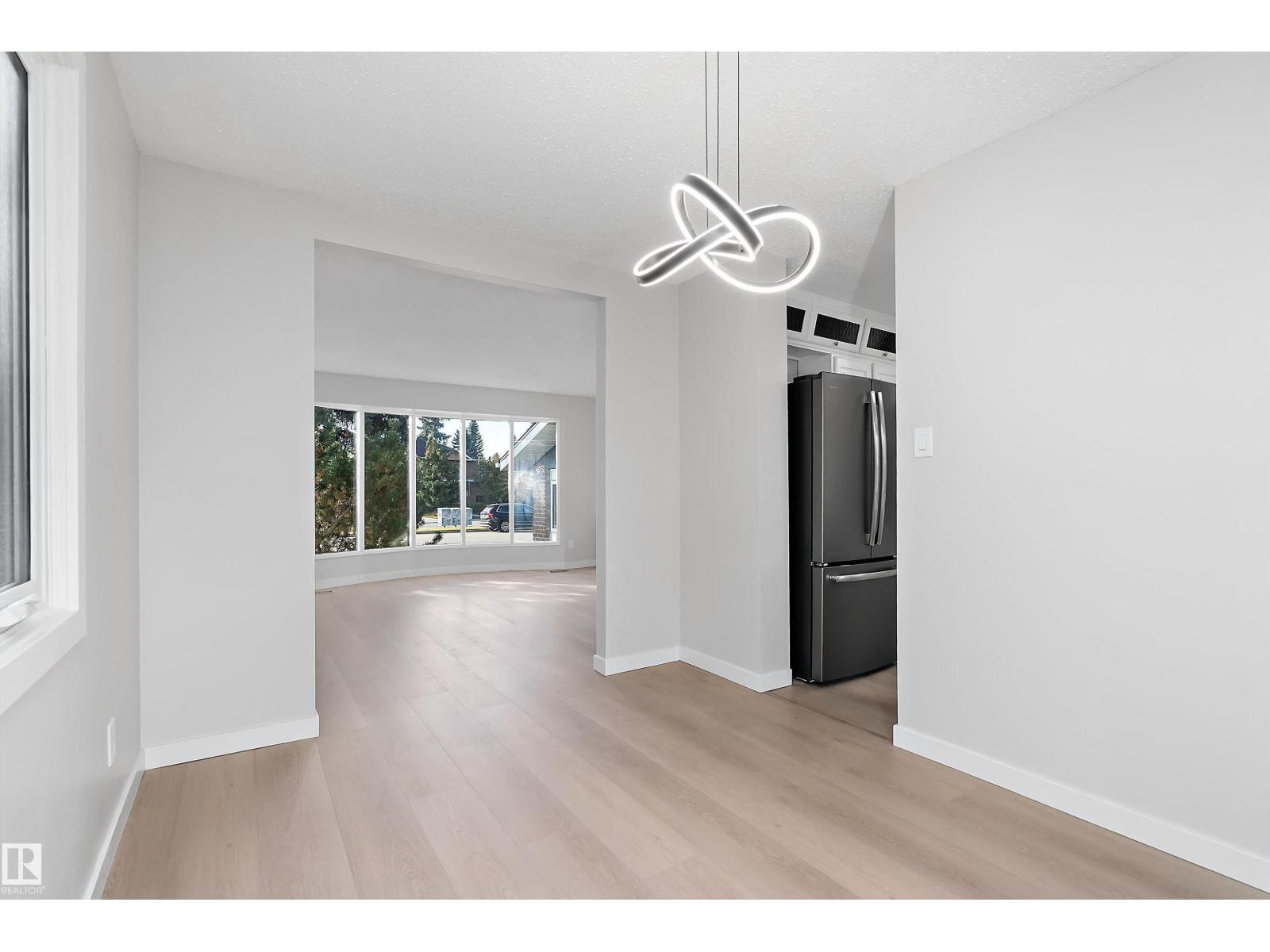 10928 34a Av Nw Property Photo 13
