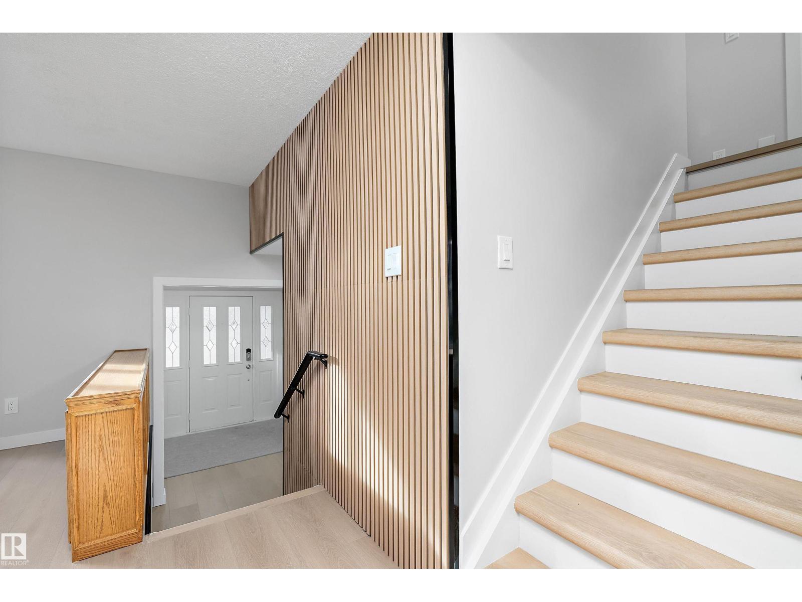 10928 34a Av Nw Property Photo 14