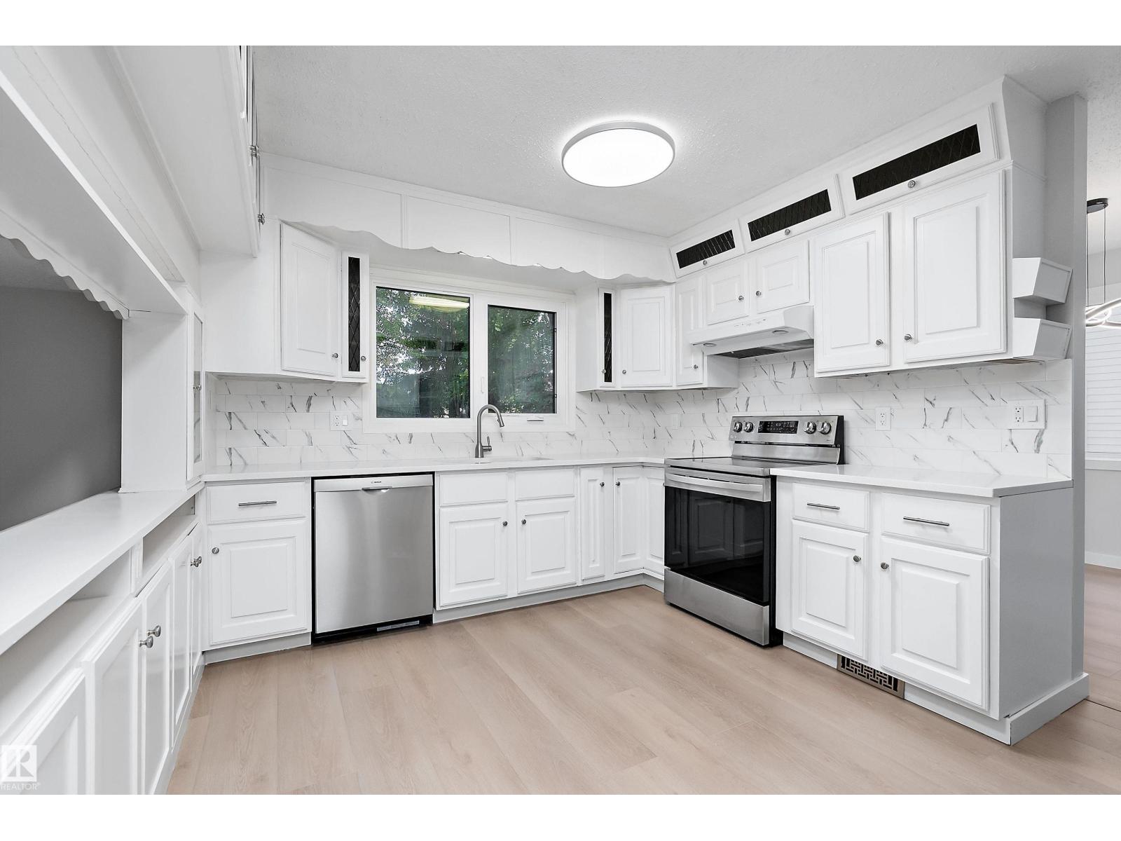10928 34a Av Nw Property Photo 15