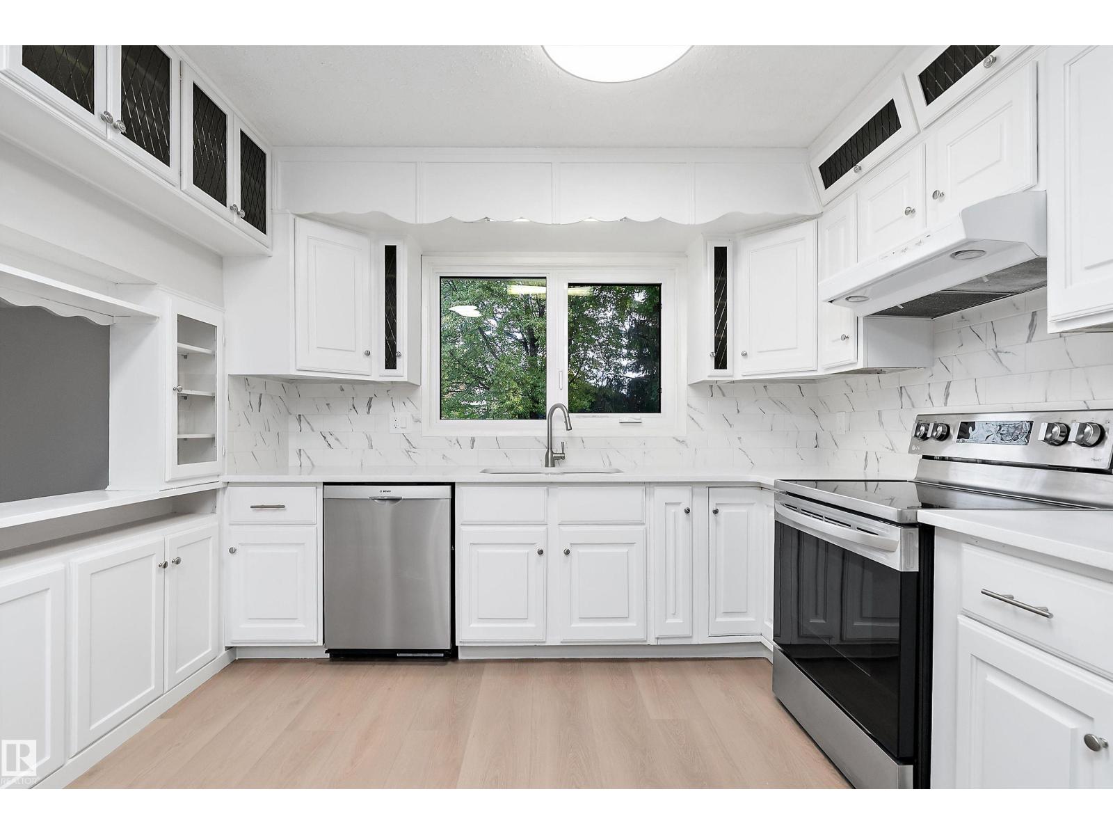 10928 34a Av Nw Property Photo 16