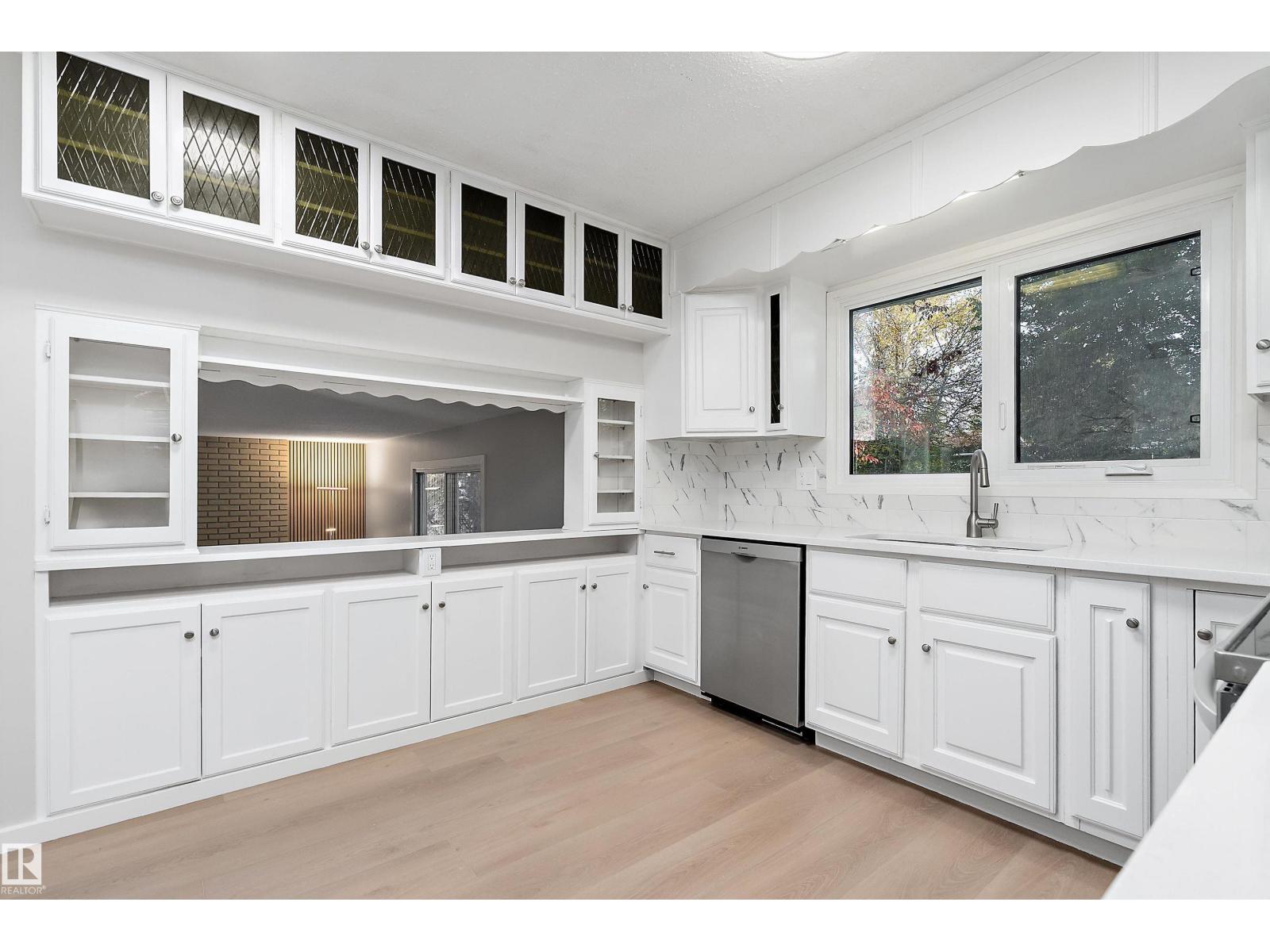 10928 34a Av Nw Property Photo 17