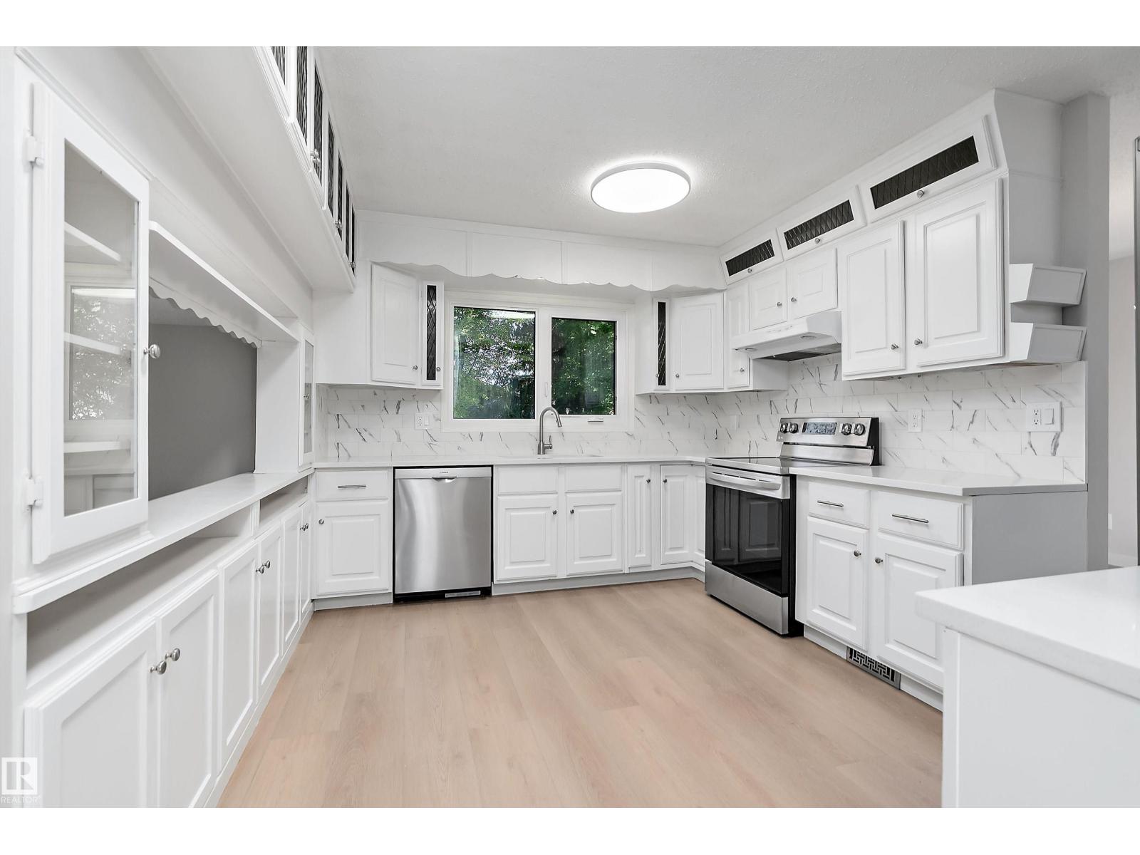10928 34a Av Nw Property Photo 19
