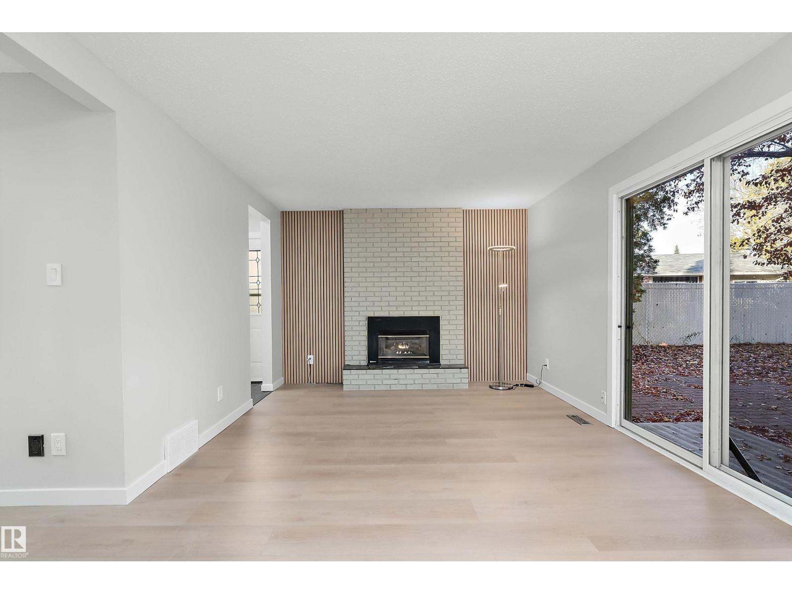 10928 34a Av Nw Property Photo 21