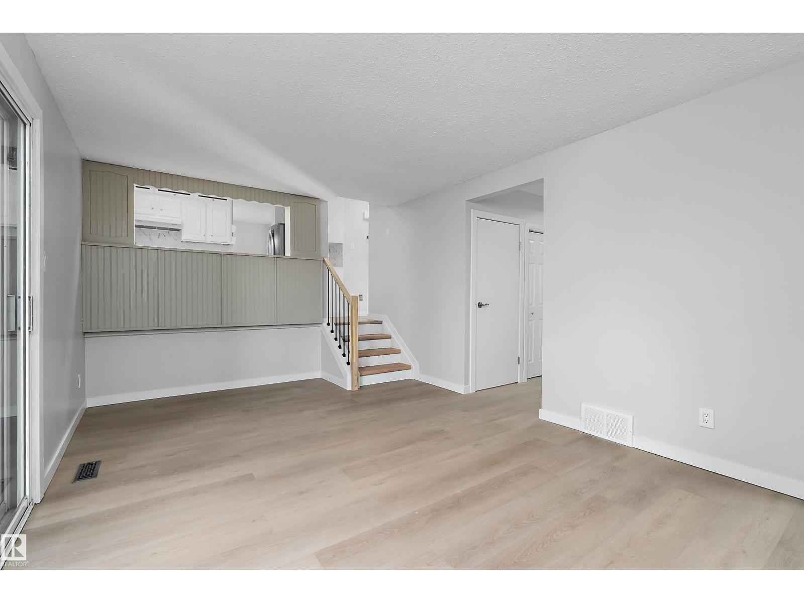 10928 34a Av Nw Property Photo 24