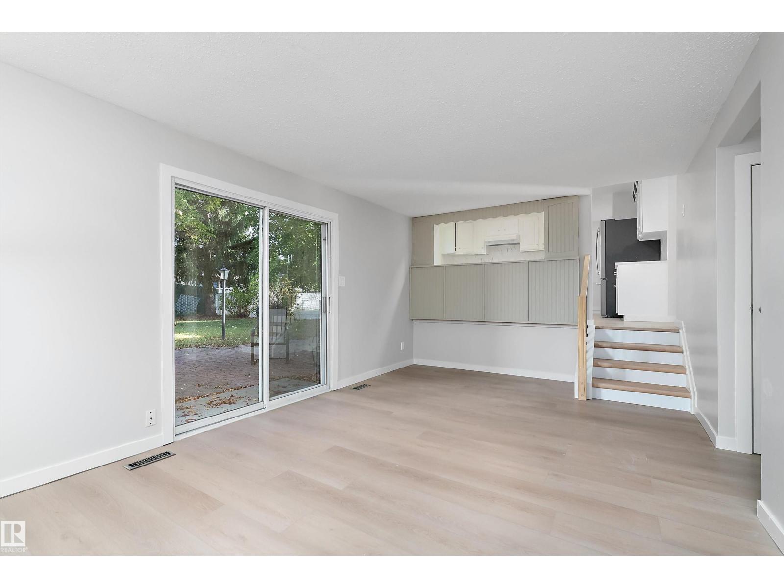 10928 34a Av Nw Property Photo 25