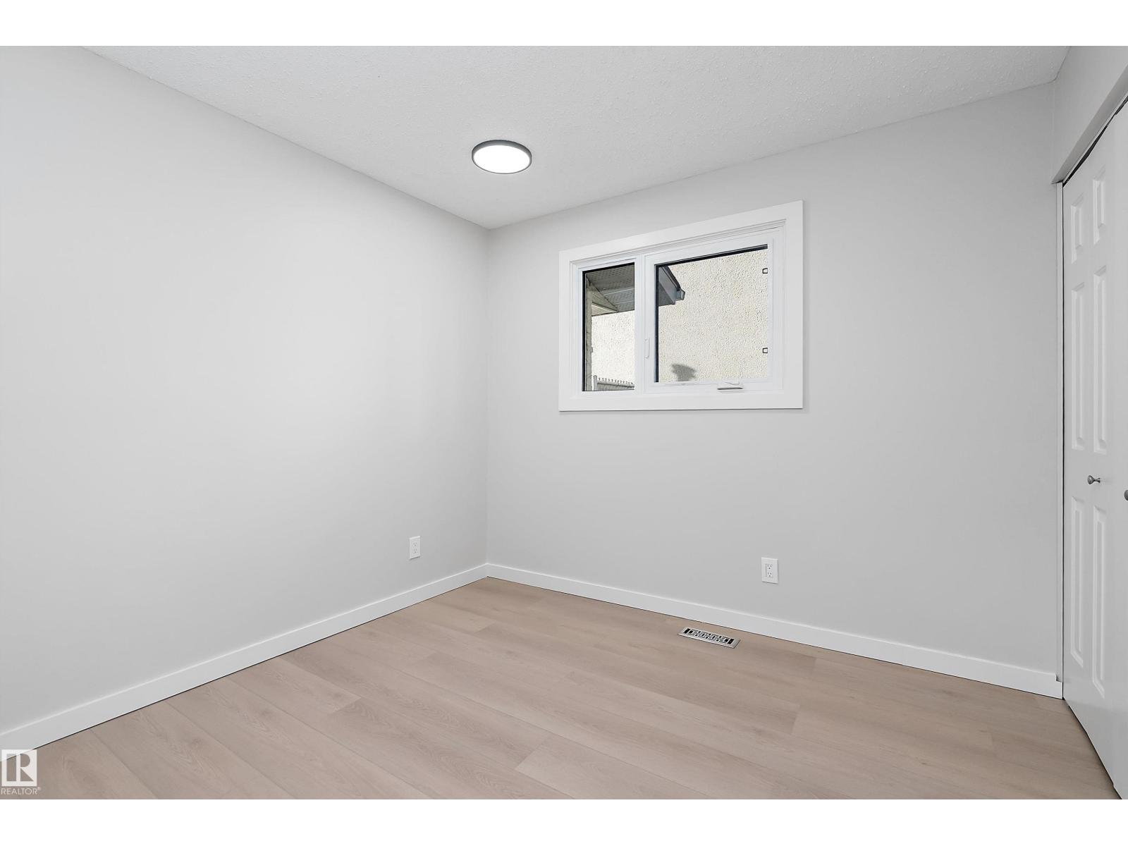 10928 34a Av Nw Property Photo 27