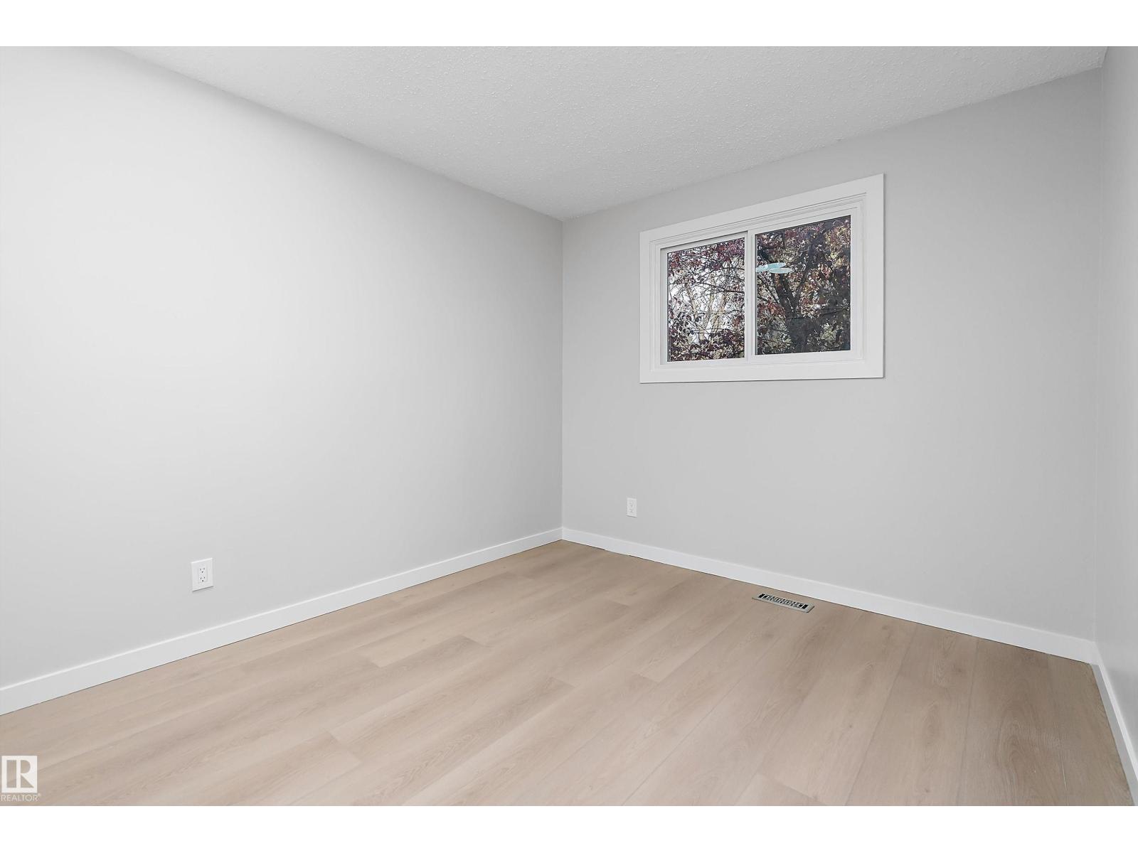 10928 34a Av Nw Property Photo 38