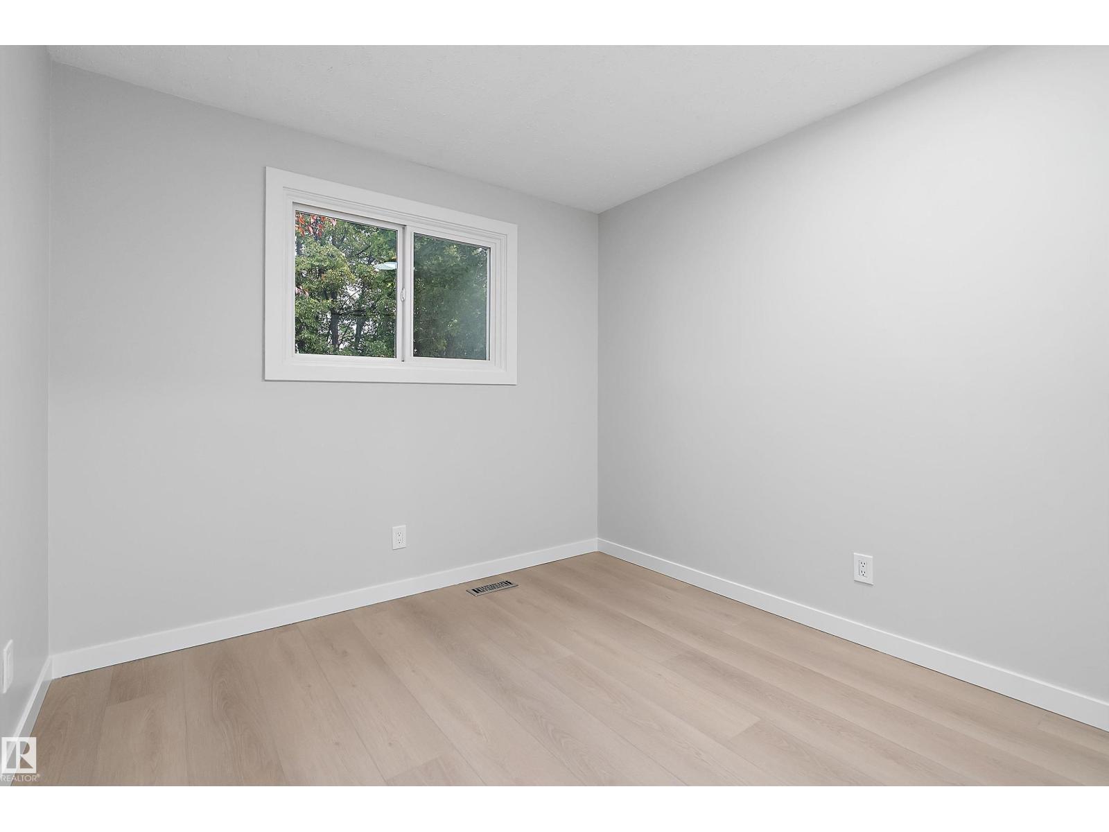 10928 34a Av Nw Property Photo 41
