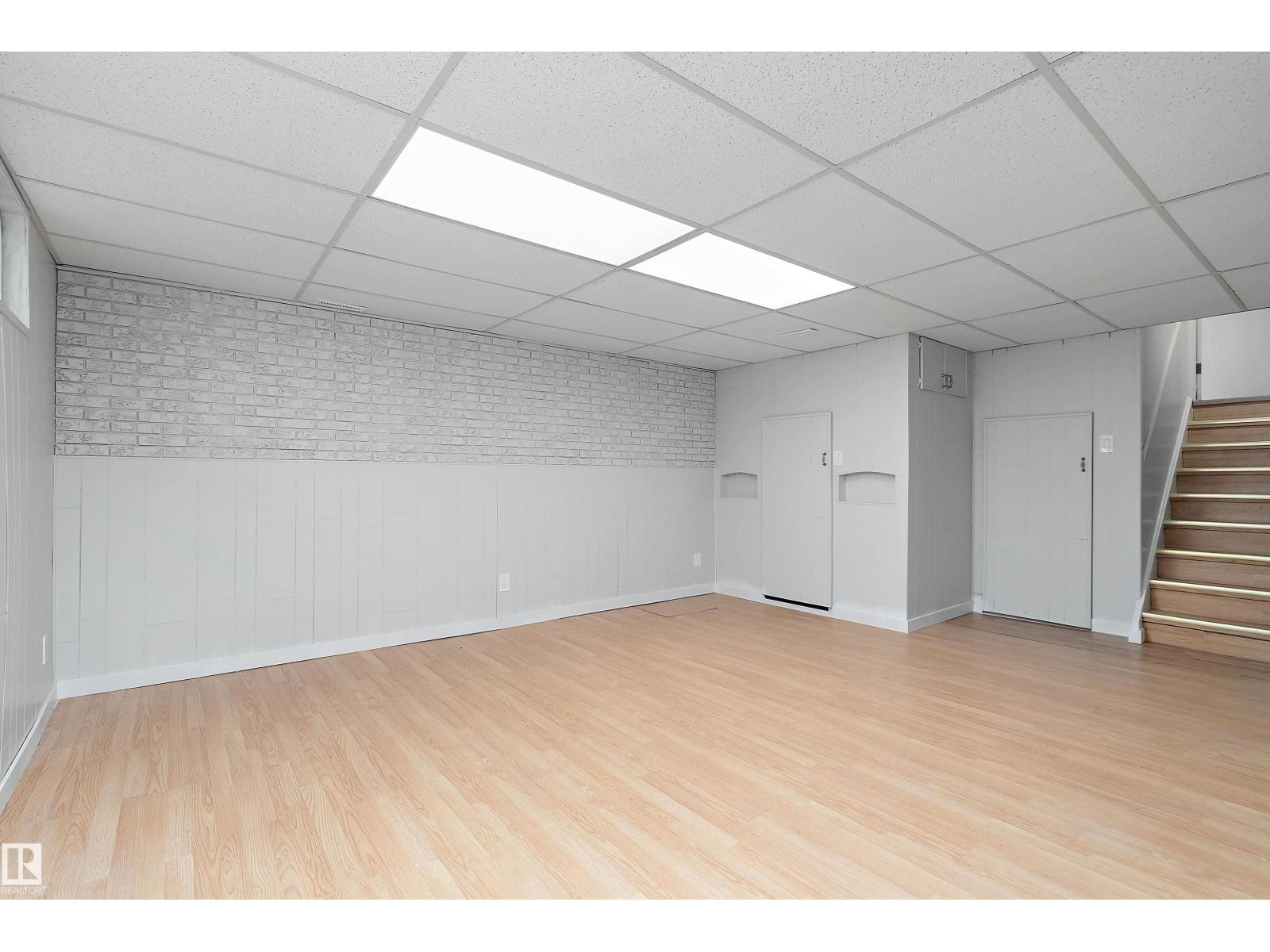 10928 34a Av Nw Property Photo 44