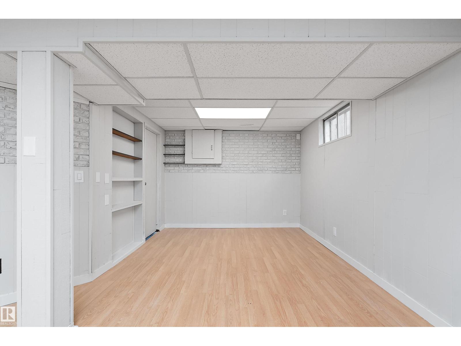 10928 34a Av Nw Property Photo 48