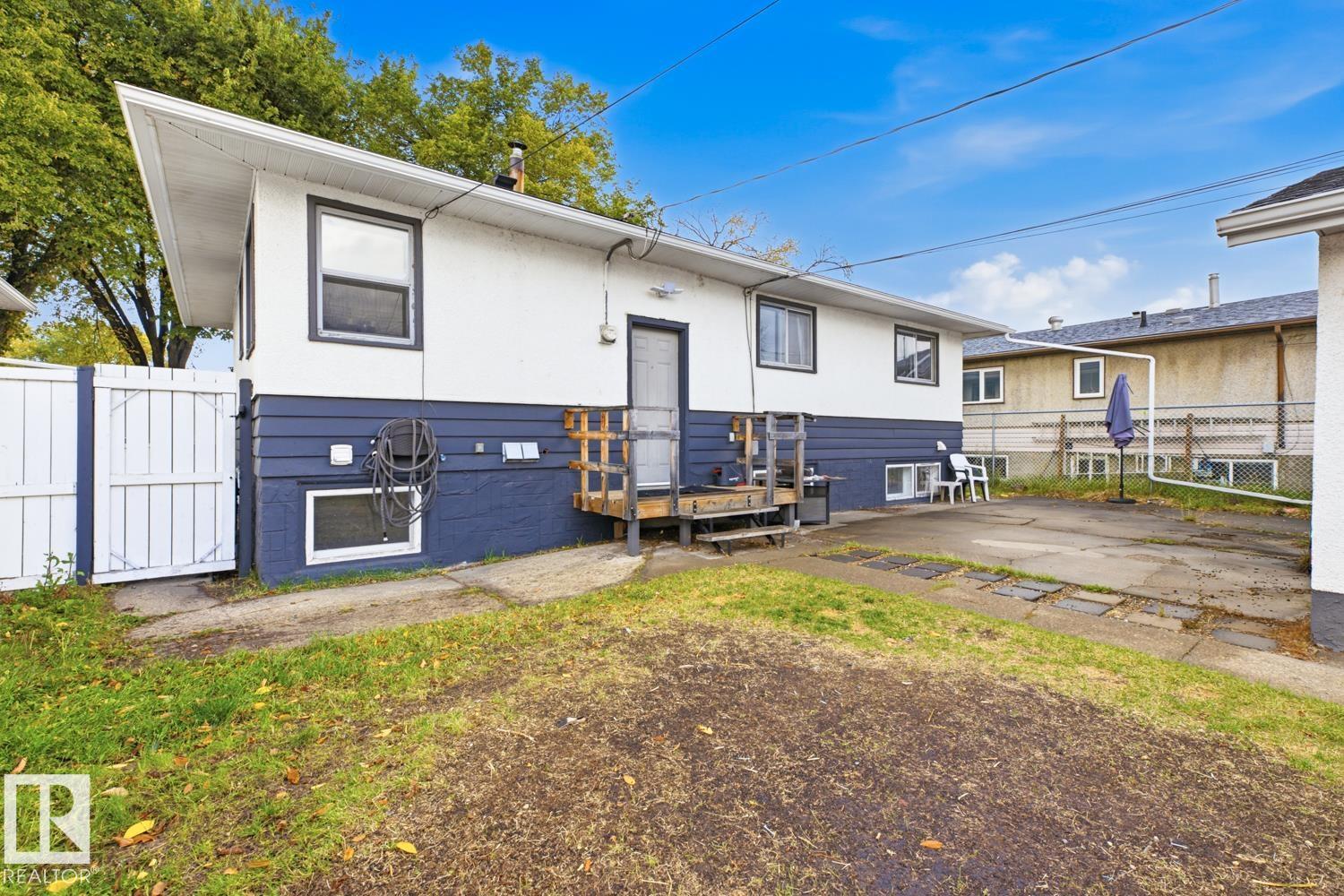 12235 51 St Nw Property Photo 5