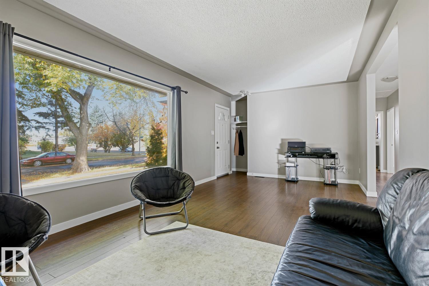 12235 51 St Nw Property Photo 10