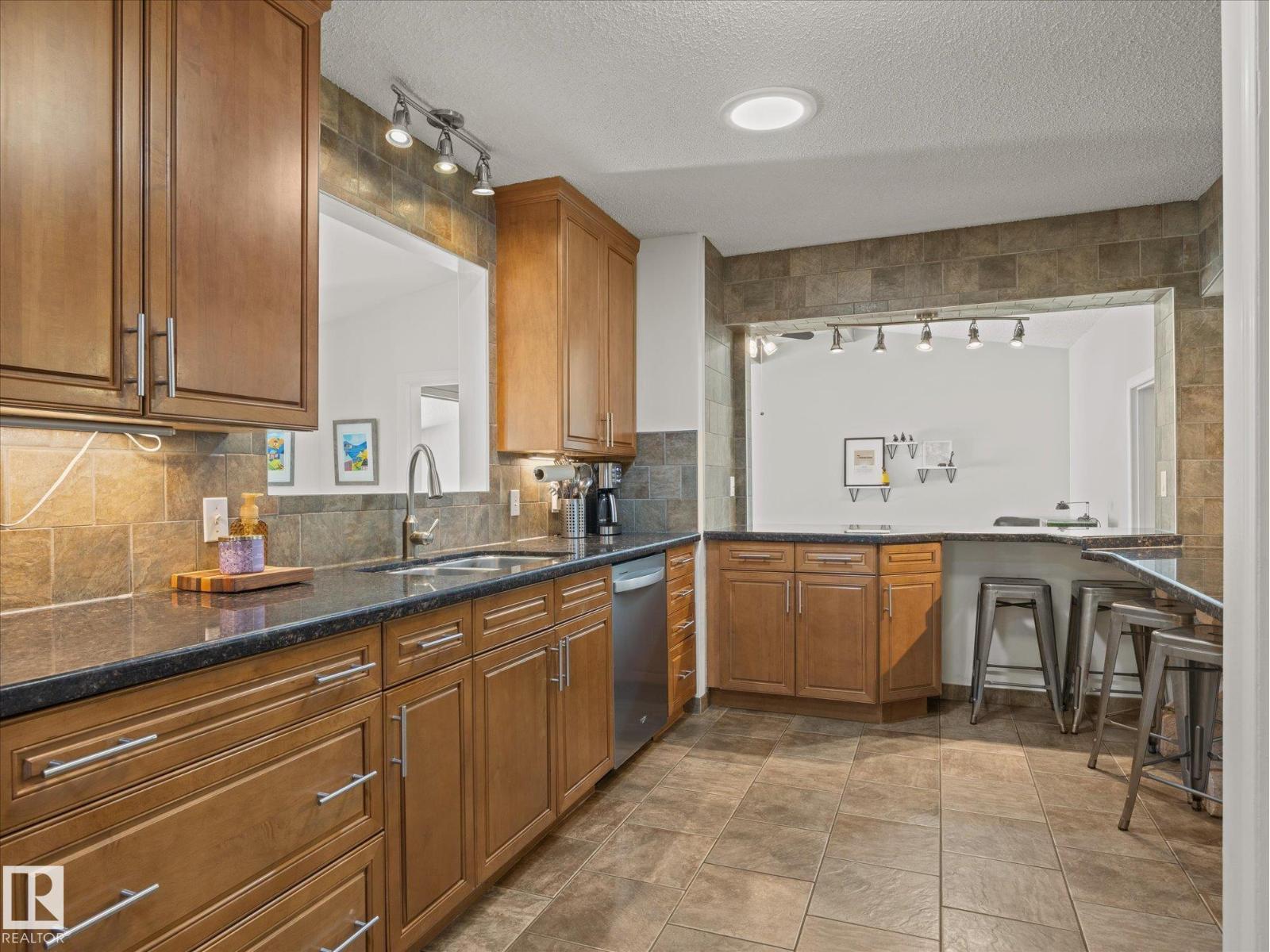 6804 94a Av Nw Property Photo 9