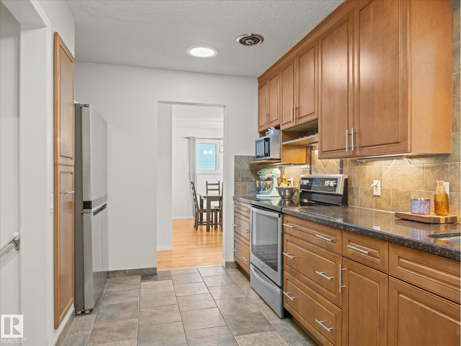 6804 94a Av Nw Property Photo 10