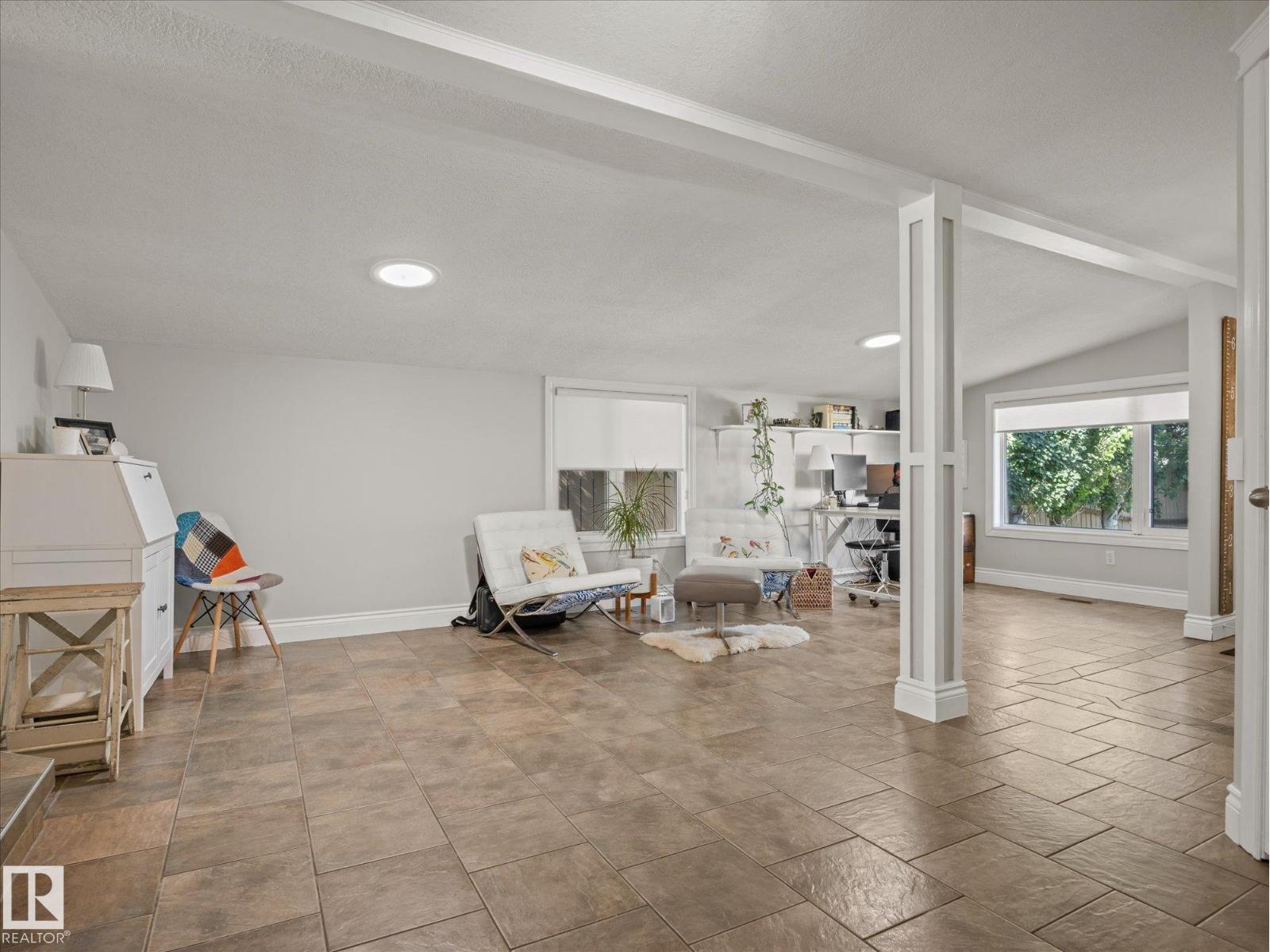 6804 94a Av Nw Property Photo 15