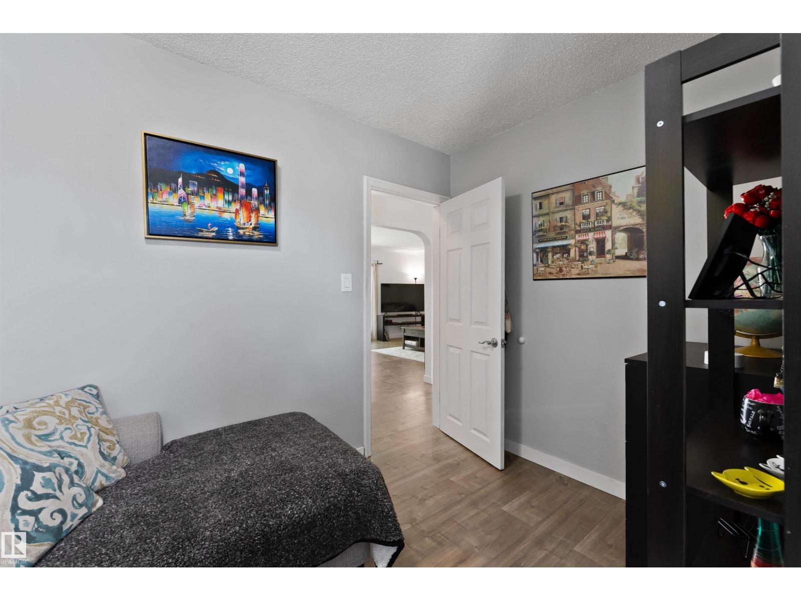 10994 135 St Nw Property Photo 14