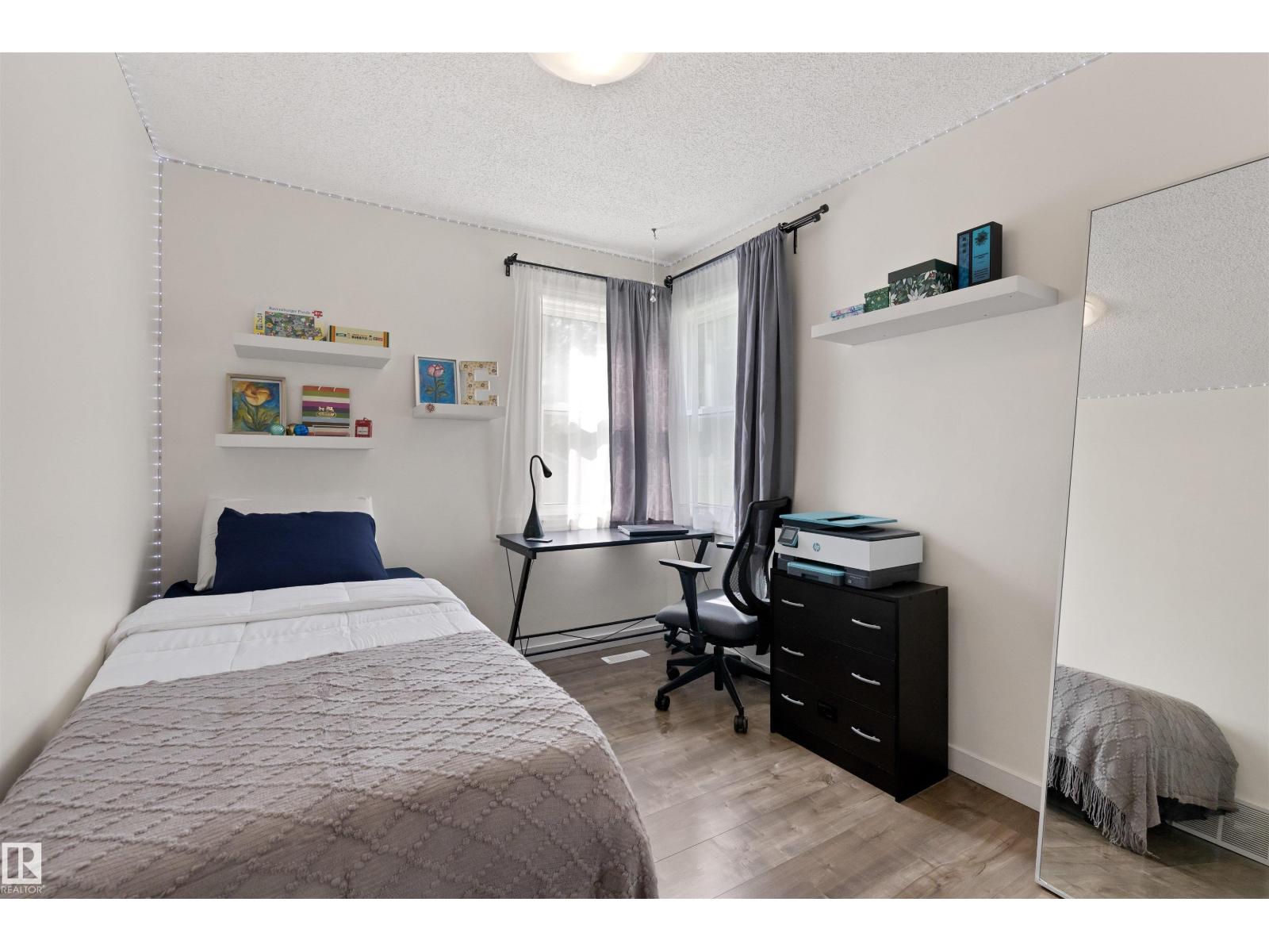 10994 135 St Nw Property Photo 16