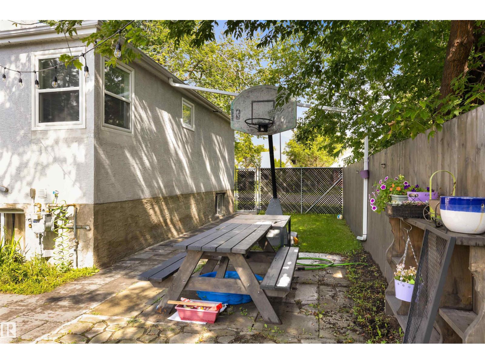 10994 135 St Nw Property Photo 41