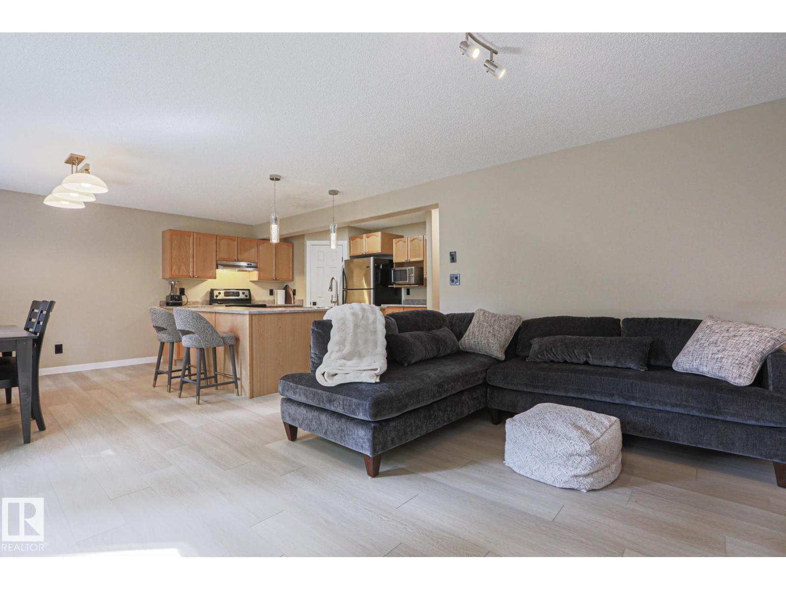 8 Erinwoods Pl Property Photo 14
