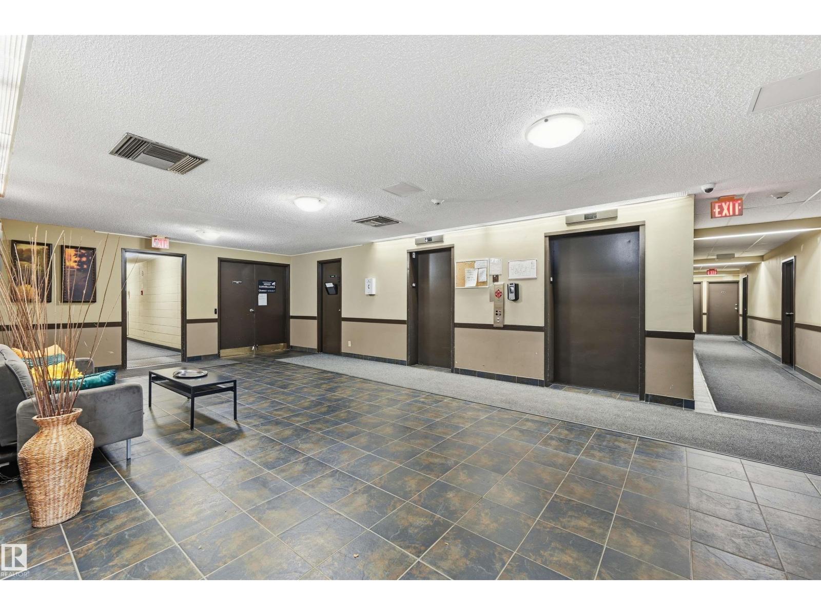 #205 10175 114 St Nw Property Photo 3