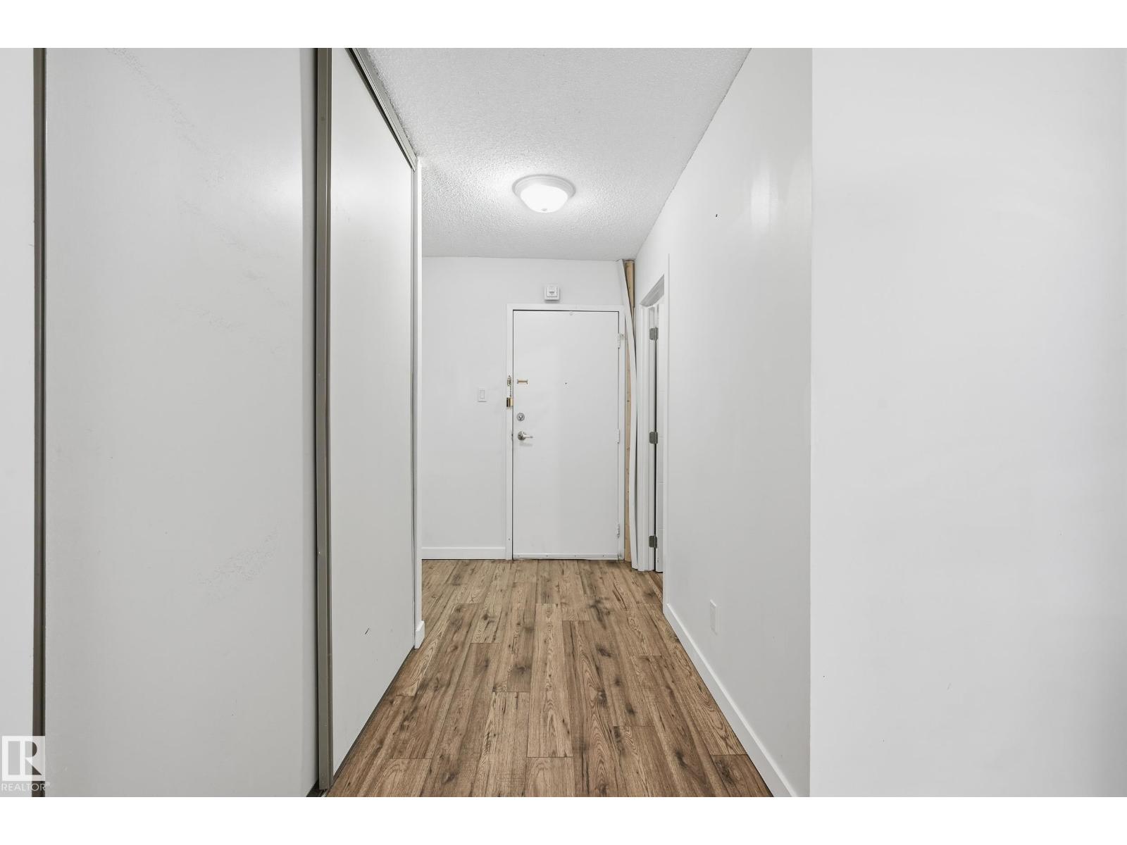 #205 10175 114 St Nw Property Photo 9