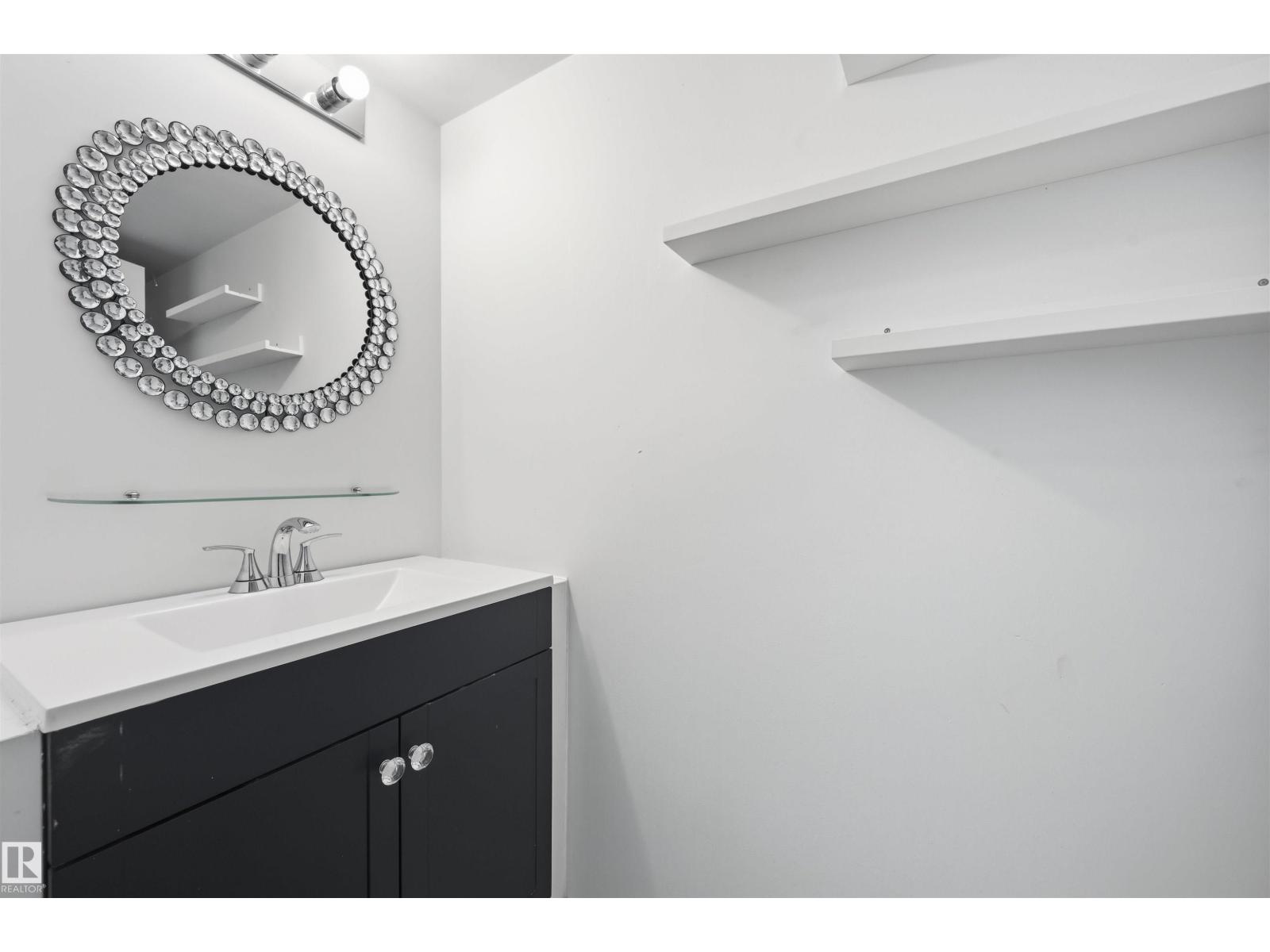 #205 10175 114 St Nw Property Photo 16