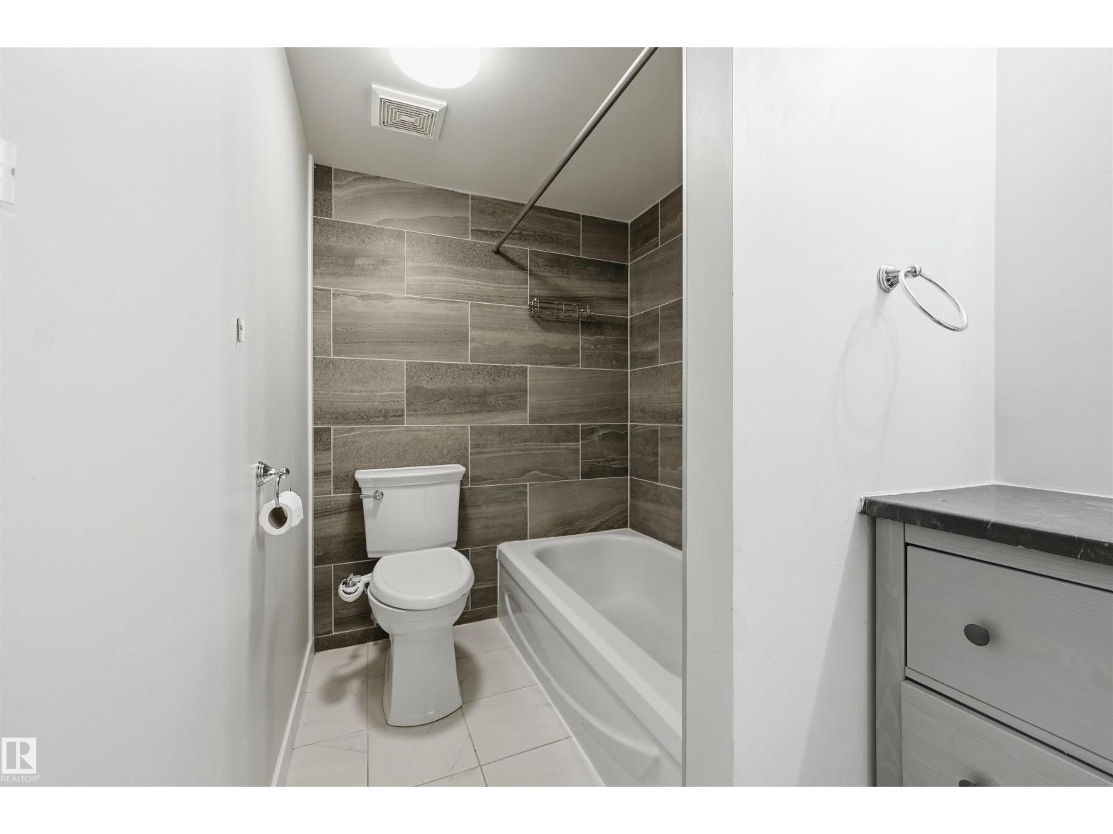 #205 10175 114 St Nw Property Photo 19