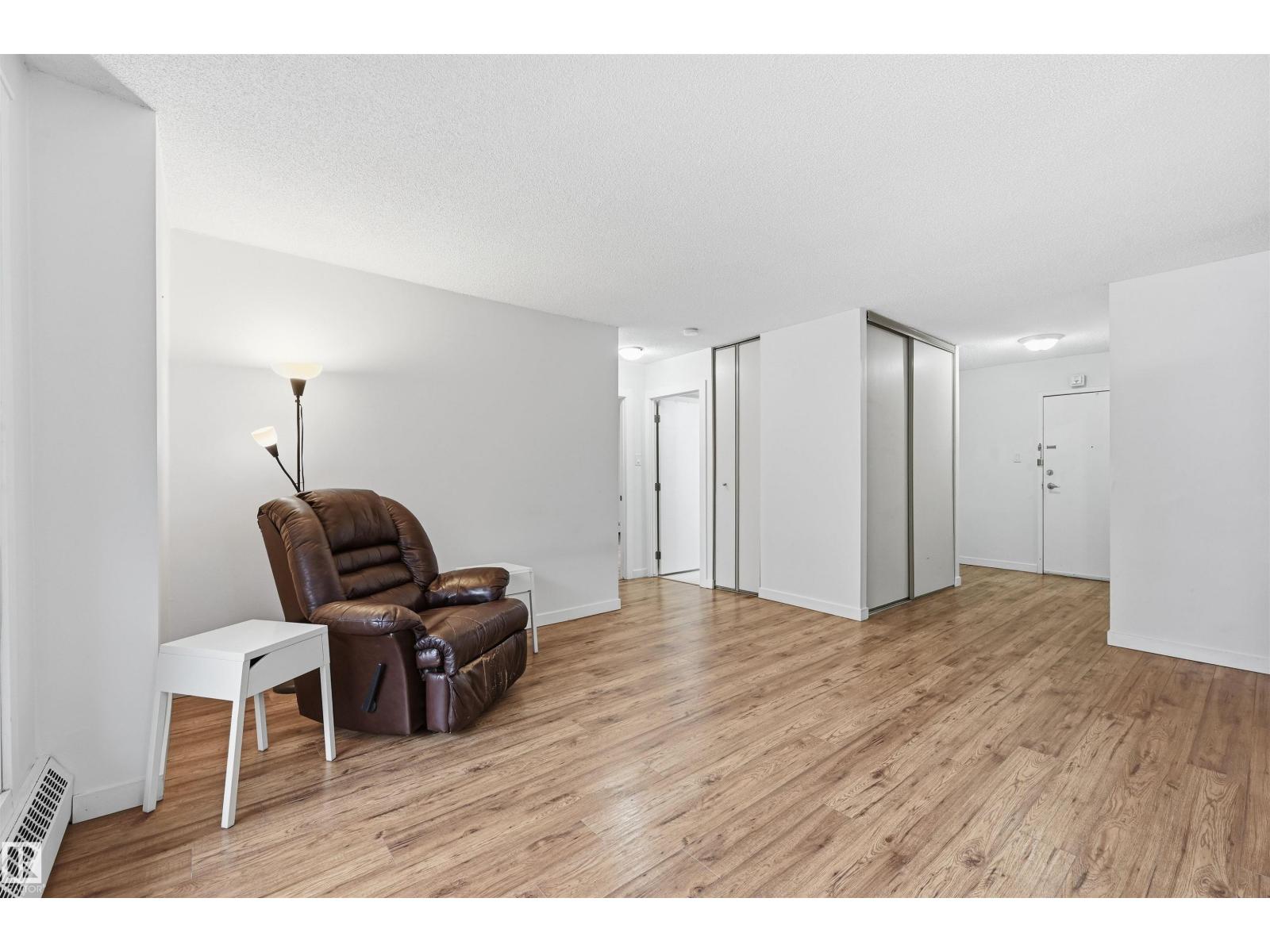 #205 10175 114 St Nw Property Photo 24