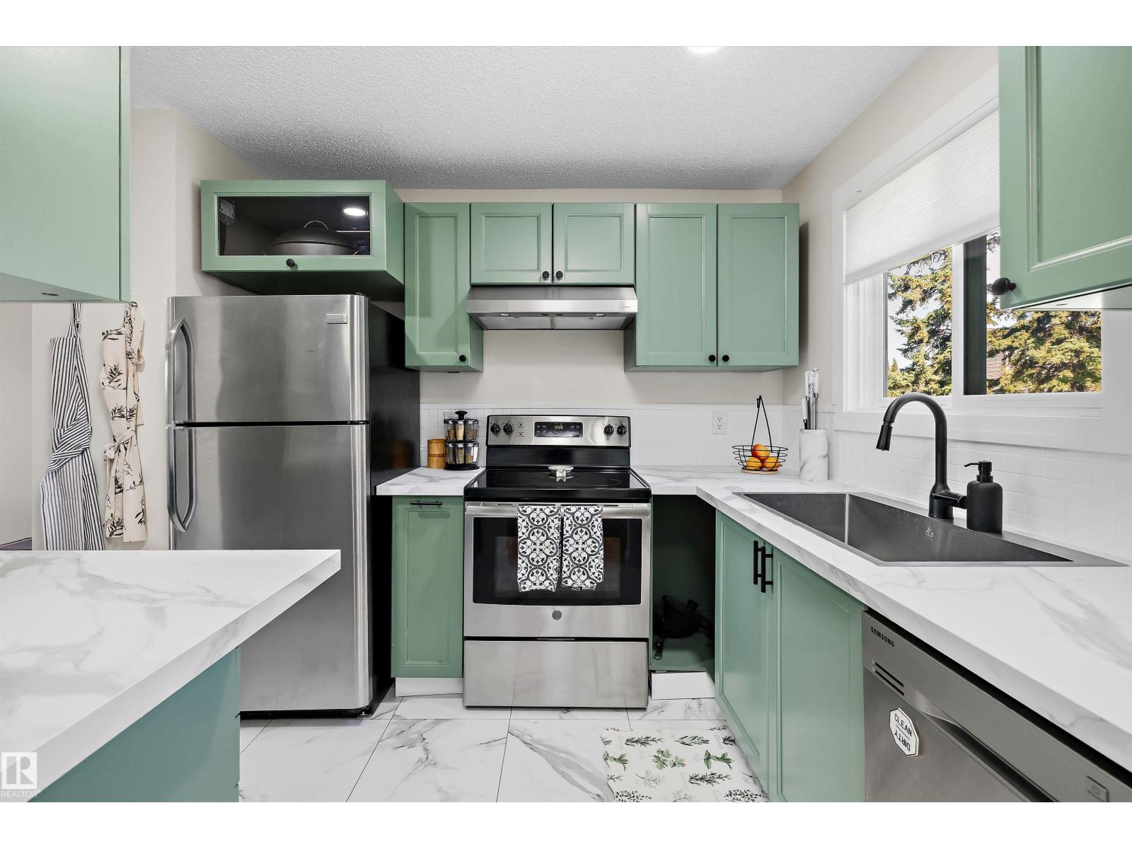 14207 23 St Nw Property Photo 2
