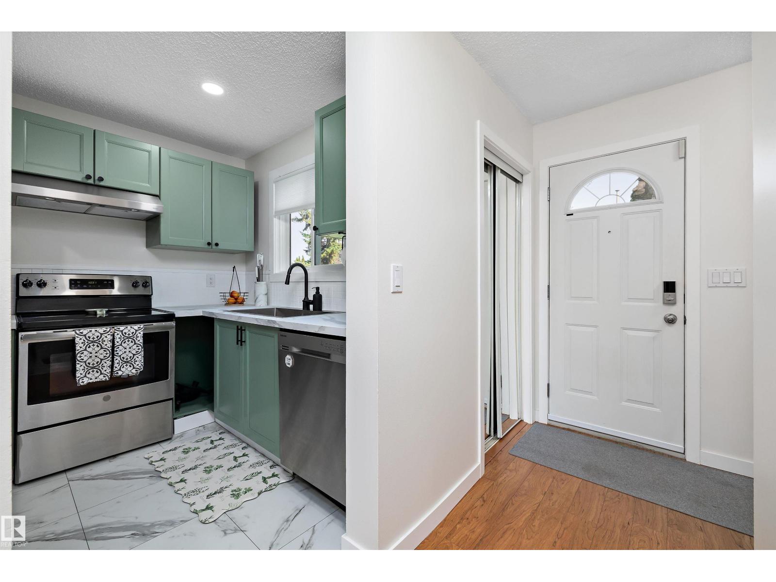 14207 23 St Nw Property Photo 8