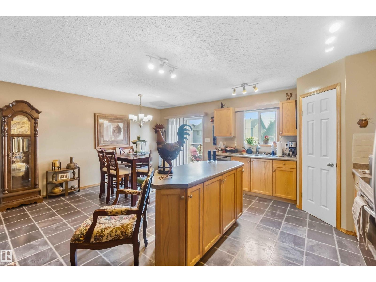 497 Kananaskis Dr Property Photo 11