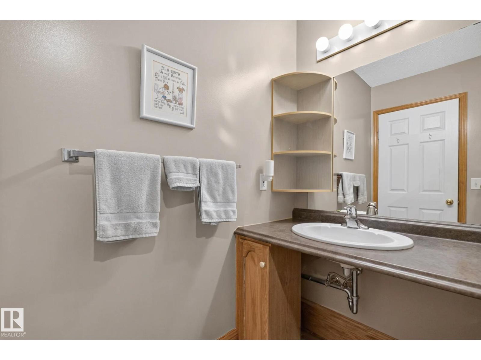 497 Kananaskis Dr Property Photo 17