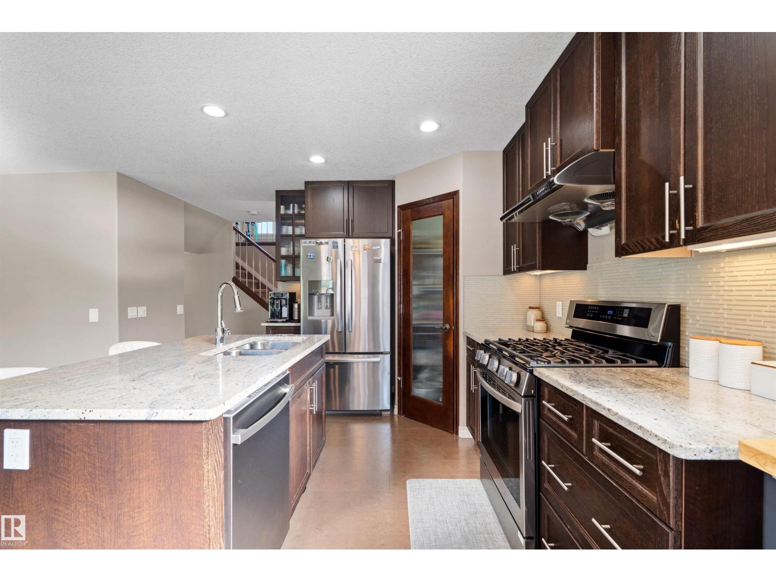 22 Norton Av Property Photo 5