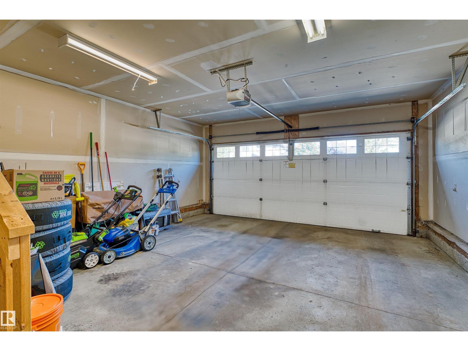 22 Norton Av Property Photo 24