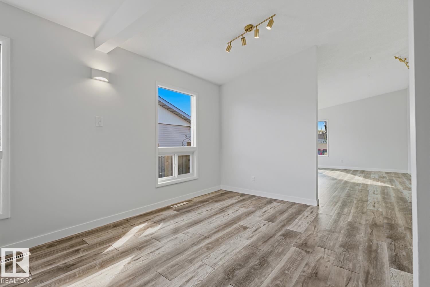 E4513086 Property Photo 16