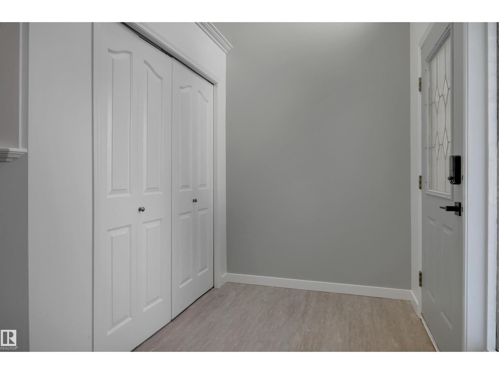 32 Meadowview Dr Property Photo 3