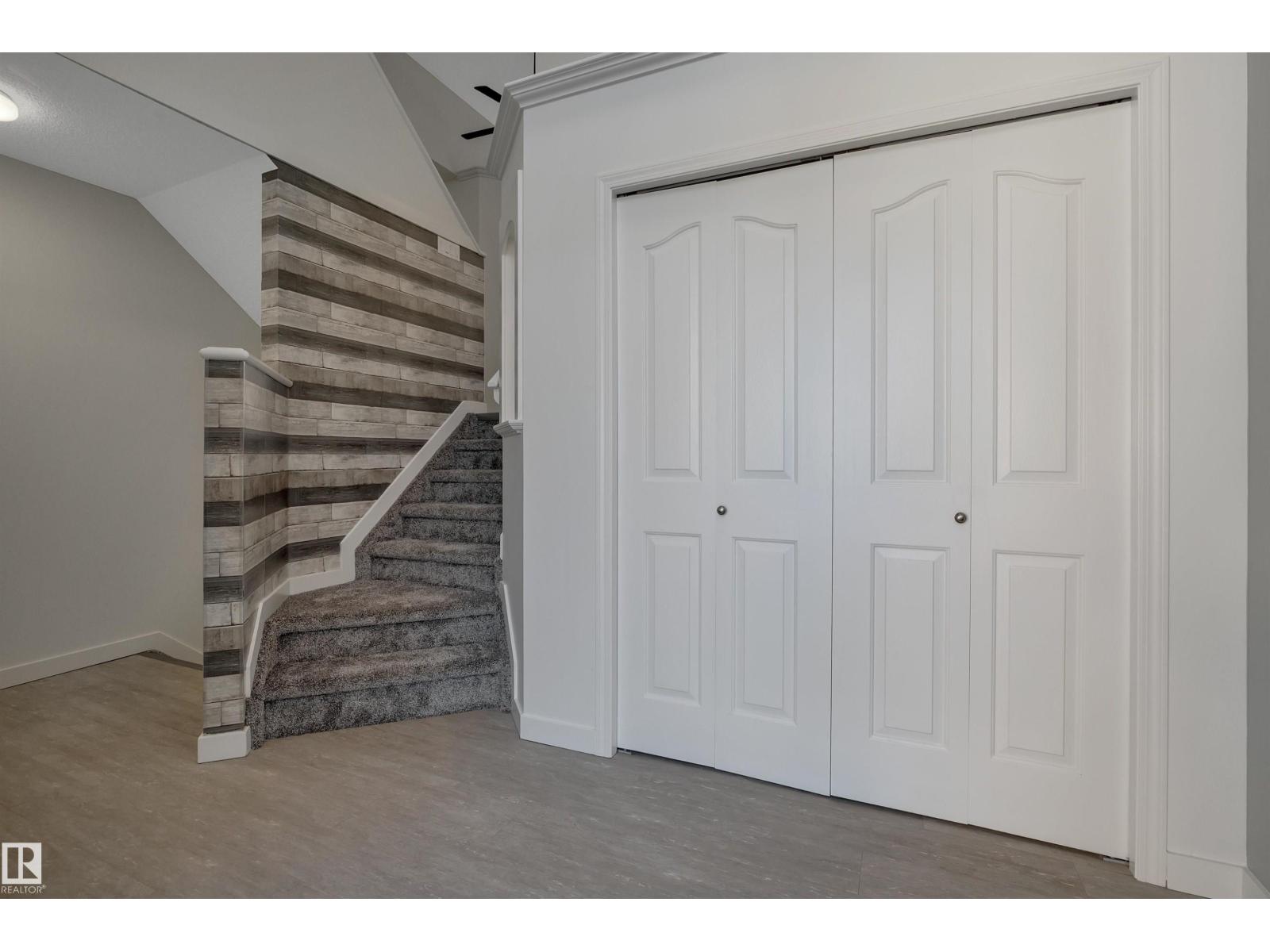32 Meadowview Dr Property Photo 5