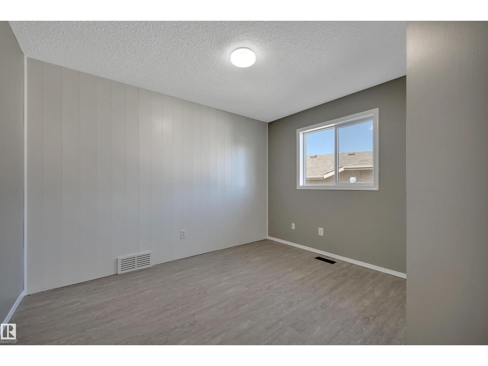32 Meadowview Dr Property Photo 24