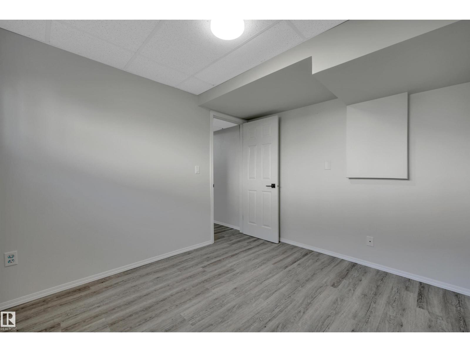 32 Meadowview Dr Property Photo 43