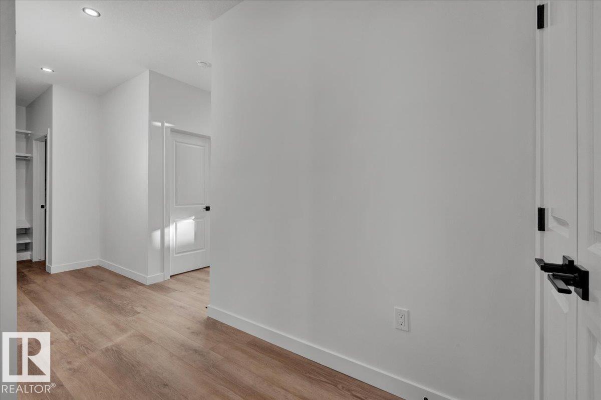 1115 Gyrfalcon Cr Nw Property Photo 6