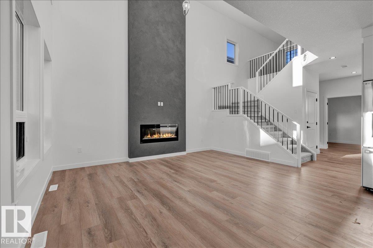 1115 Gyrfalcon Cr Nw Property Photo 13