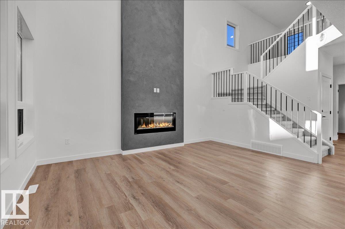 1115 Gyrfalcon Cr Nw Property Photo 15