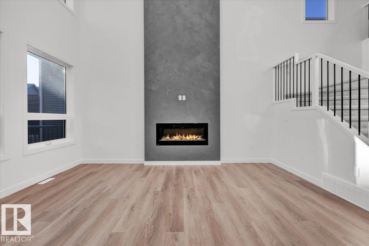 1115 Gyrfalcon Cr Nw Property Photo 22
