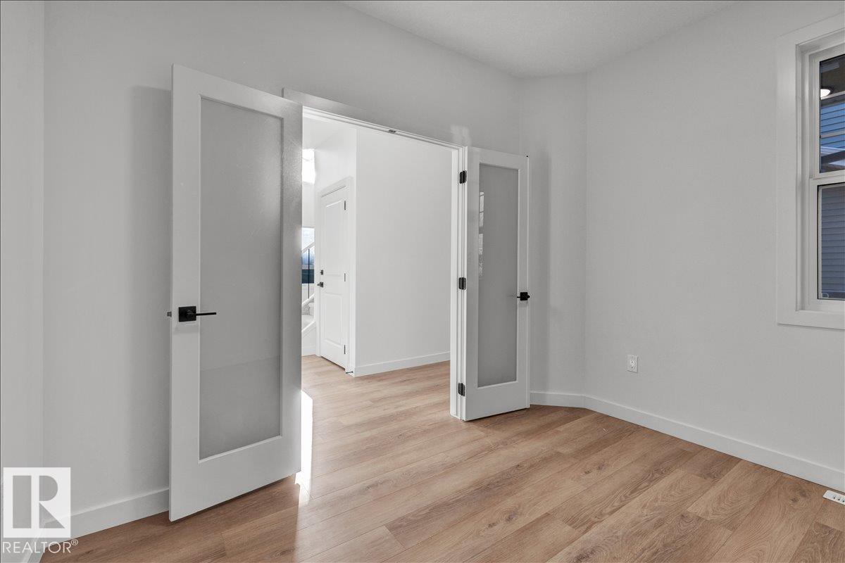 1115 Gyrfalcon Cr Nw Property Photo 25