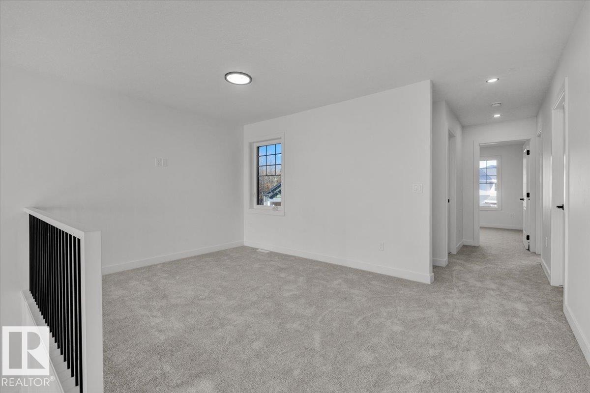 1115 Gyrfalcon Cr Nw Property Photo 37