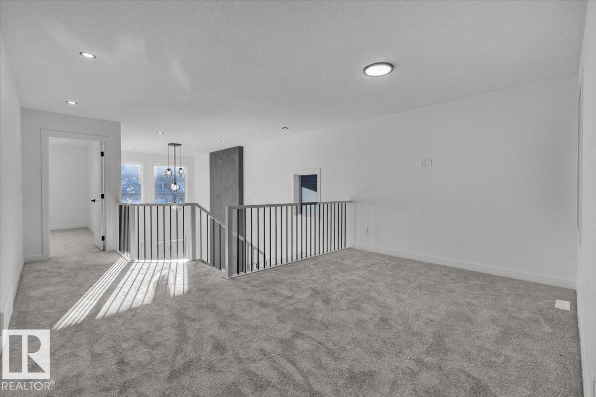 1115 Gyrfalcon Cr Nw Property Photo 38