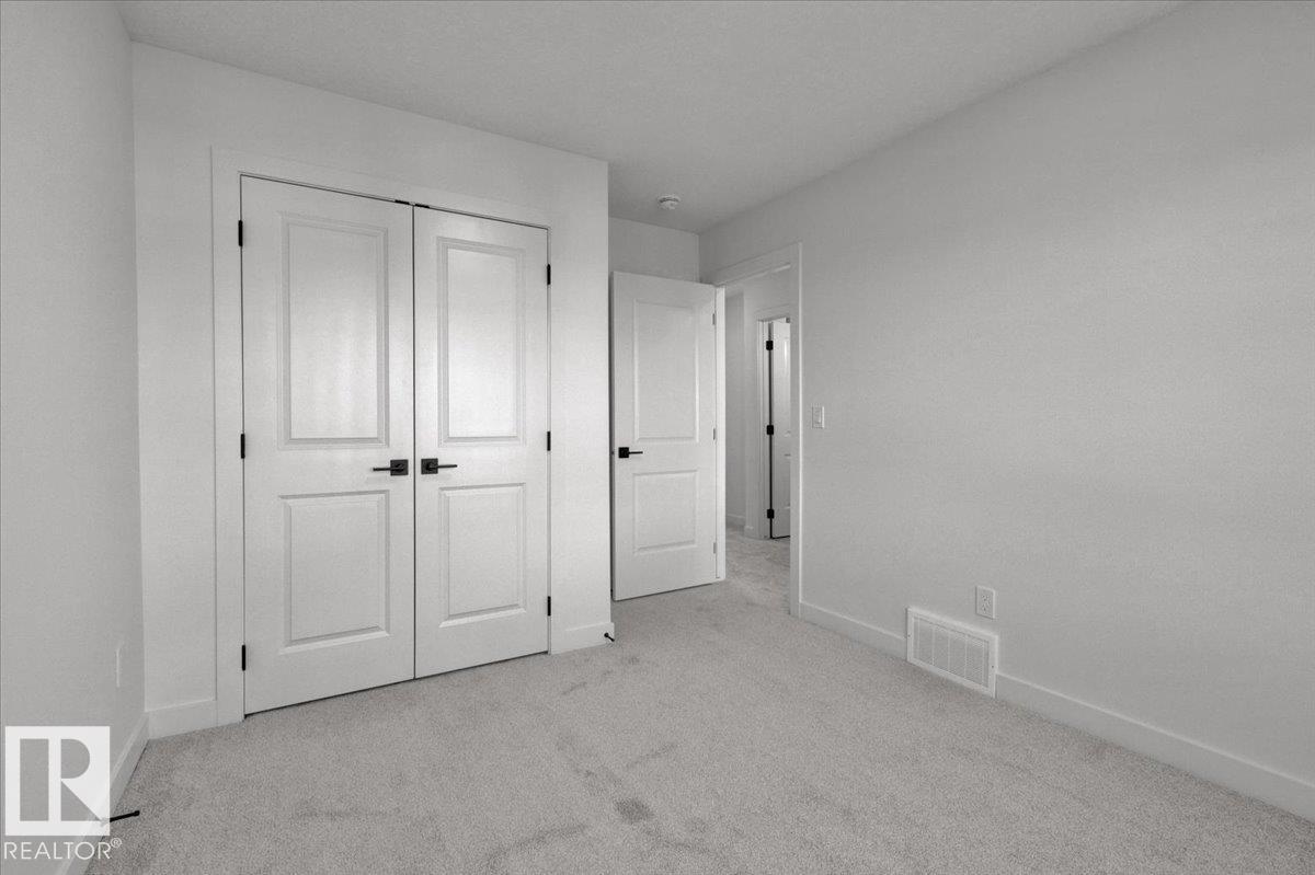 1115 Gyrfalcon Cr Nw Property Photo 40