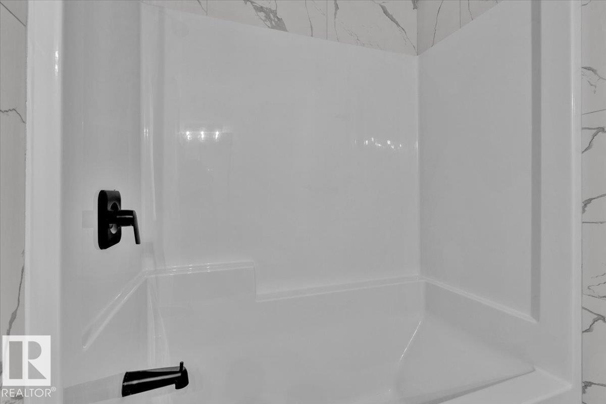 1115 Gyrfalcon Cr Nw Property Photo 42