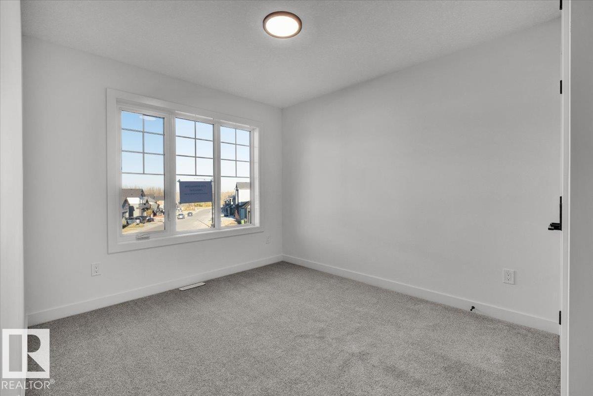 1115 Gyrfalcon Cr Nw Property Photo 44